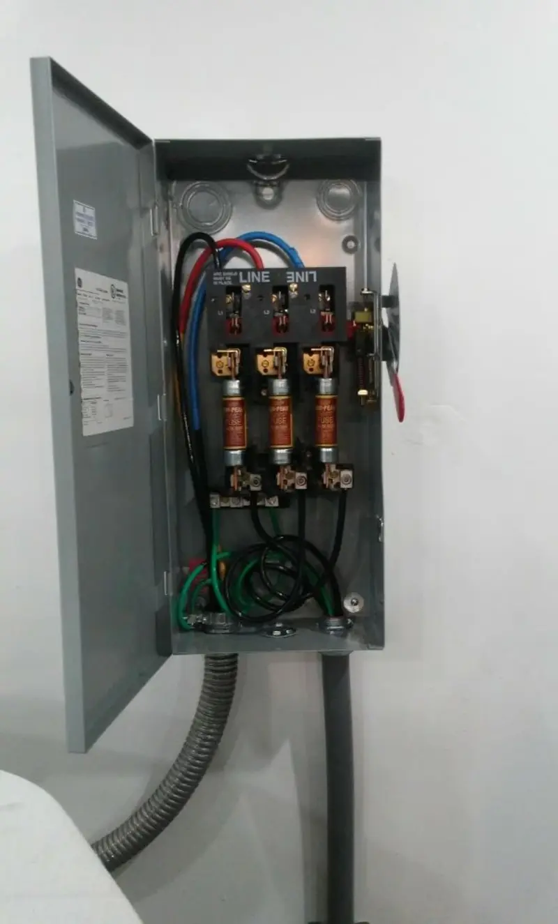Three-phase disconnect switch installed for Smoke Detector Installation in Cloverdale